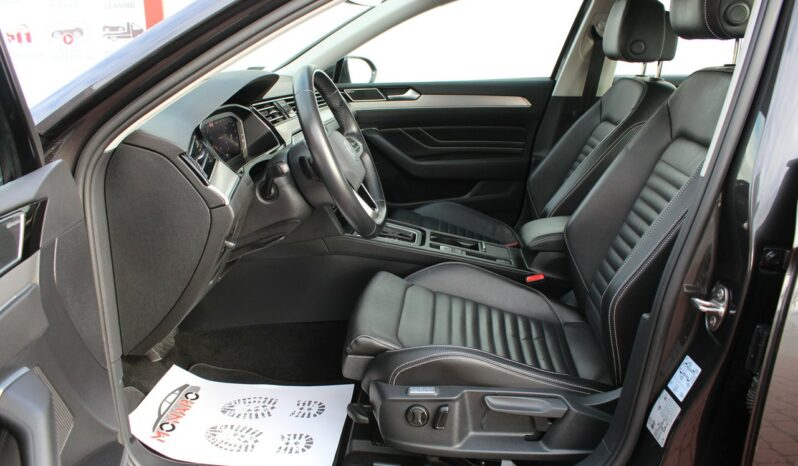 Volkswagen Passat ELEGANCE Dynaudio DSG Salon Polska GWARANCJA i RAPORT SelectCar+ FV23% full