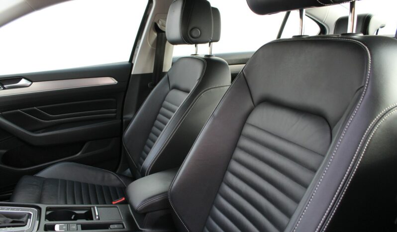 Volkswagen Passat ELEGANCE Dynaudio DSG Salon Polska GWARANCJA i RAPORT SelectCar+ FV23% full