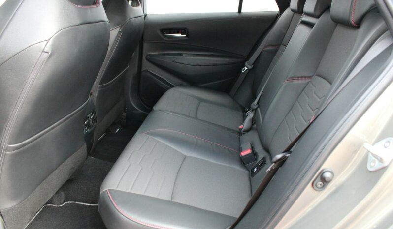 Toyota Corolla SELECTION 1.8 HYBRID Salon Polska GWARANCJA i RAPORT SelectCar+ FV 23% full