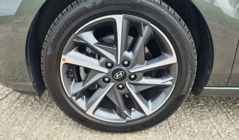 Hyundai i30 Fastback 1.5 T-GDi Automat 7DCT 48V 160KM Smart Salon Polska 41.000 km full