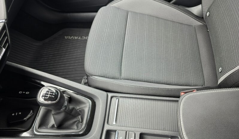 Škoda Octavia Ambition IV Kombi 2.0 TDI Salon Polska Gwarancja do 3 lat! full