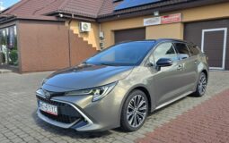 Toyota Corolla SELECTION 1.8 HYBRID Bogata wersja Salon Polska Gwarancja do 3 lat!