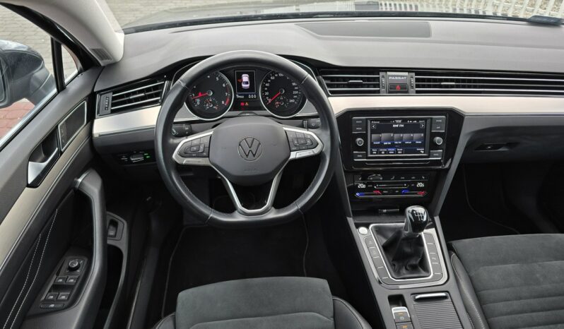 Volkswagen Passat ELEGANCE Sedan 1.5 TSI 150KM Salon Polska Gwarancja do 3 lat! full