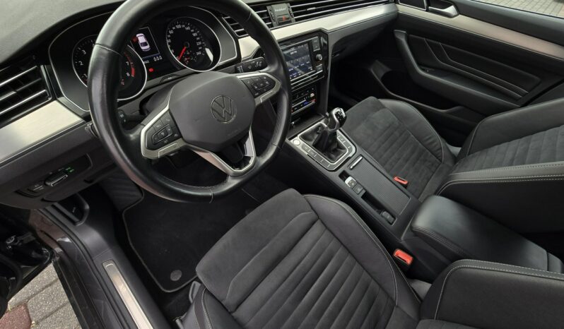 Volkswagen Passat ELEGANCE Sedan 1.5 TSI 150KM Salon Polska Gwarancja do 3 lat! full