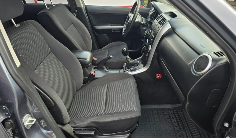 Suzuki Grand Vitara 1.9 DDiS Napęd 4×4 Hak Klimatyzacja Jeden właściciel od 2018 roku full