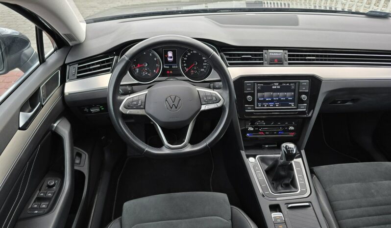 Volkswagen Passat ELEGANCE Sedan 1.5 TSI 150KM Salon Polska Gwarancja do 3 lat! full
